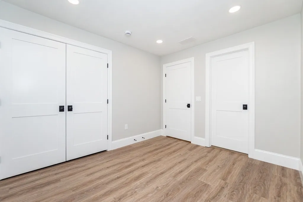 4 bed, 2 bath apartment for rent at 20 Sheridan Ave Unit 20, Medford — photo 30 of 41