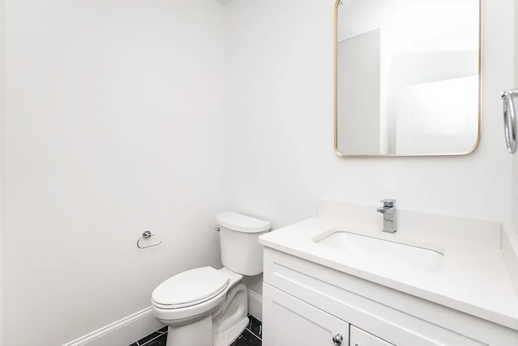 4 bed, 2 bath apartment for rent at 20 Sheridan Ave Unit 20, Medford — photo 24 of 41
