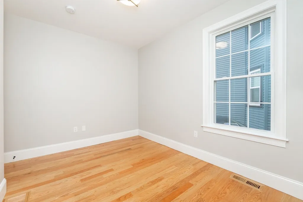 4 bed, 2 bath apartment for rent at 20 Sheridan Ave Unit 20, Medford — photo 23 of 41