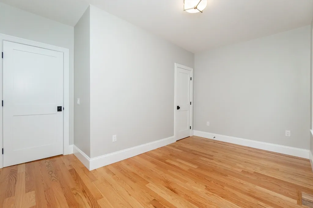 4 bed, 2 bath apartment for rent at 20 Sheridan Ave Unit 20, Medford — photo 19 of 41