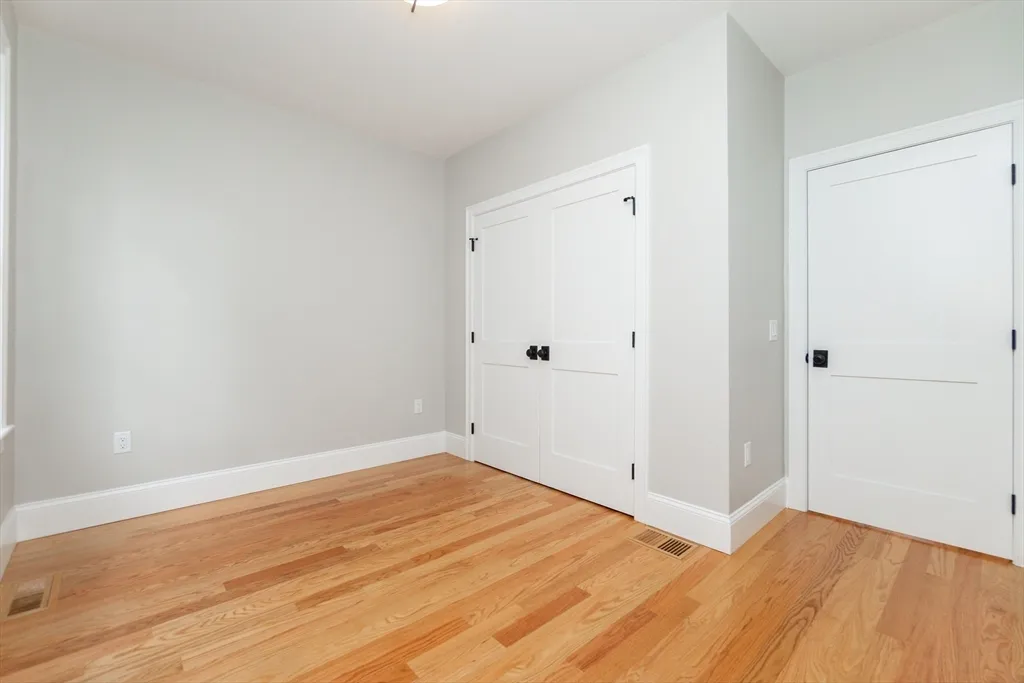 4 bed, 2 bath apartment for rent at 20 Sheridan Ave Unit 20, Medford — photo 21 of 41