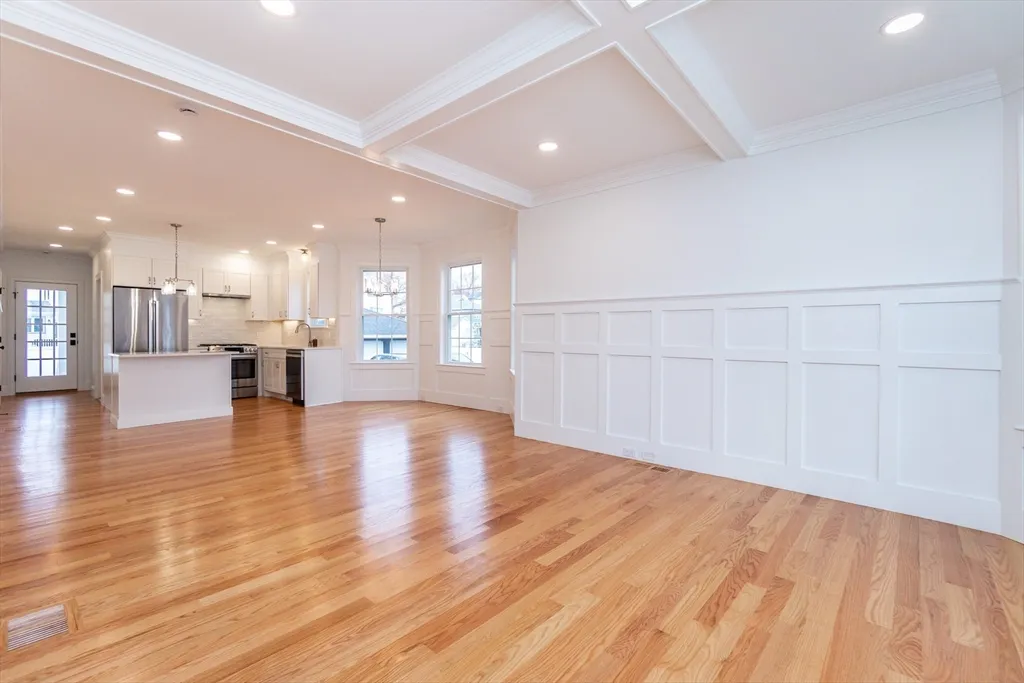 4 bed, 2 bath apartment for rent at 20 Sheridan Ave Unit 20, Medford — photo 18 of 41
