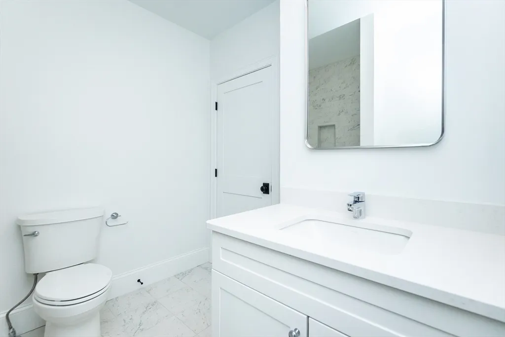 4 bed, 2 bath apartment for rent at 20 Sheridan Ave Unit 20, Medford — photo 27 of 41