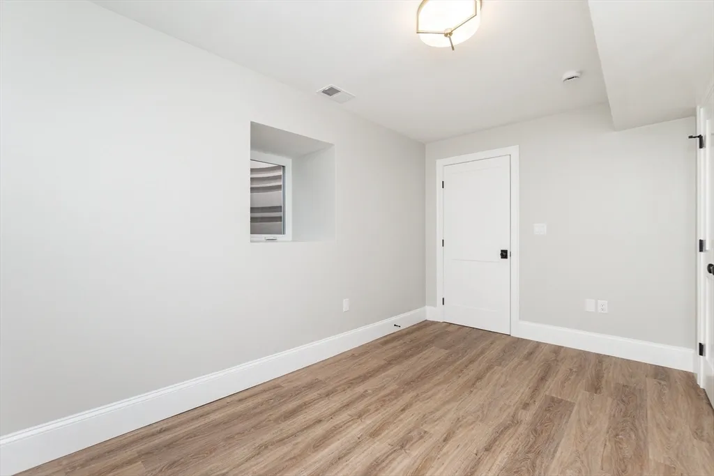 4 bed, 2 bath apartment for rent at 20 Sheridan Ave Unit 20, Medford — photo 32 of 41