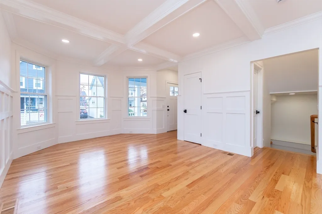 4 bed, 2 bath apartment for rent at 20 Sheridan Ave Unit 20, Medford — photo 14 of 41