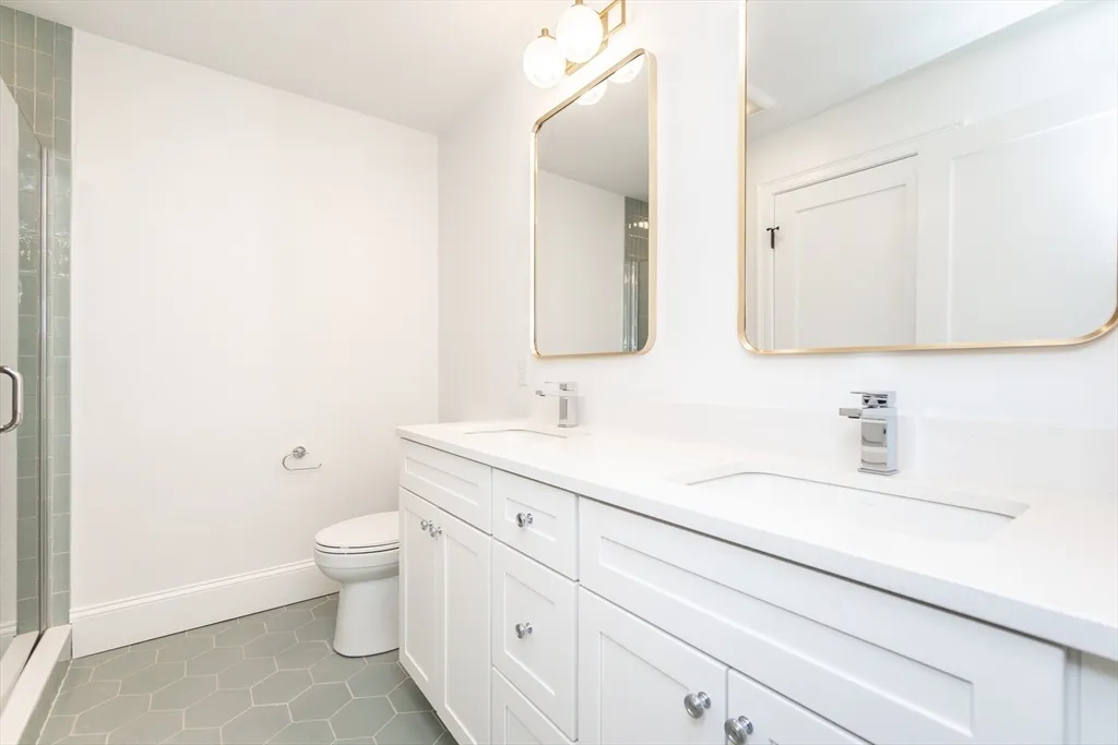 4 bed, 2 bath apartment for rent at 20 Sheridan Ave Unit 20, Medford — photo 37 of 41
