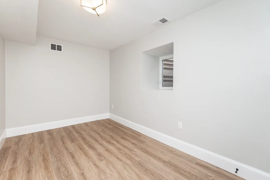 4 bed, 2 bath apartment for rent at 20 Sheridan Ave Unit 20, Medford — photo 34 of 41