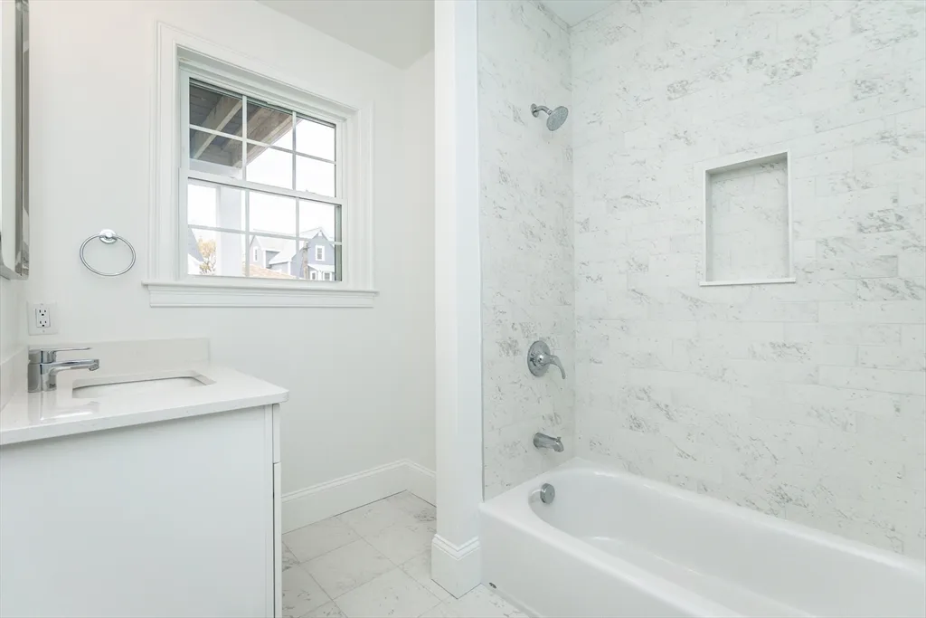 4 bed, 2 bath apartment for rent at 20 Sheridan Ave Unit 20, Medford — photo 26 of 41