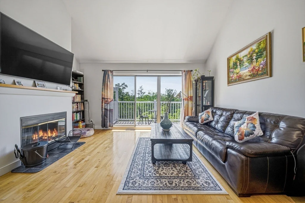 2 bed, 1 bath apartment for rent at 20 Ship Ave Unit 23, Glenwood — photo 6 of 33