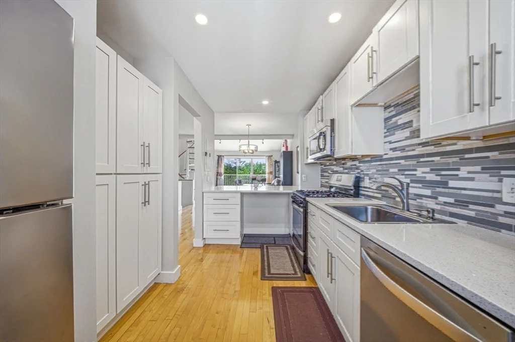 2 bed, 1 bath apartment for rent at 20 Ship Ave Unit 23, Glenwood — photo 11 of 33