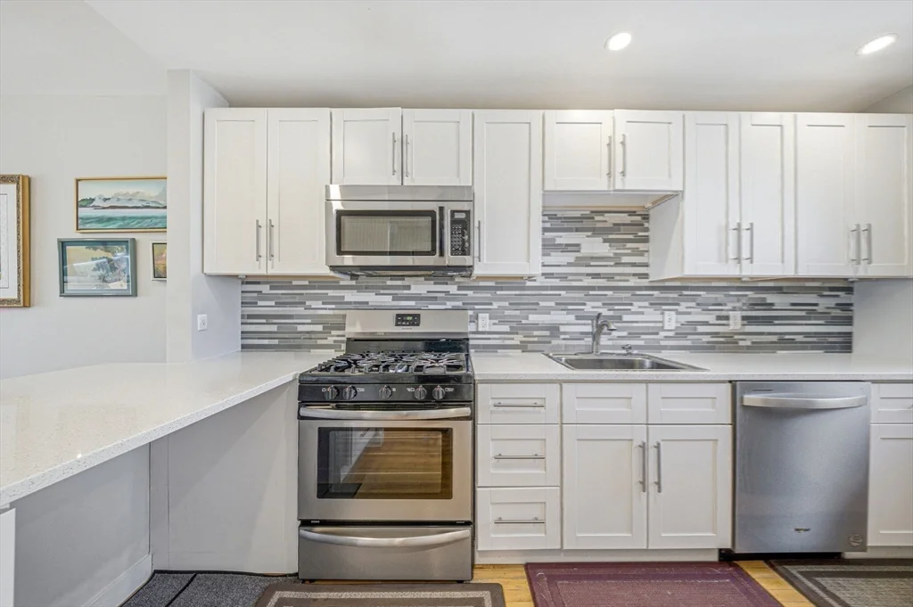 2 bed, 1 bath apartment for rent at 20 Ship Ave Unit 23, Glenwood — photo 10 of 33