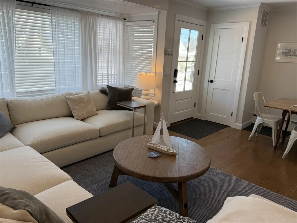 3 bed, 2 bath apartment for rent at 20 Smith Rd Unit WINTER, Rockport — photo 5 of 24