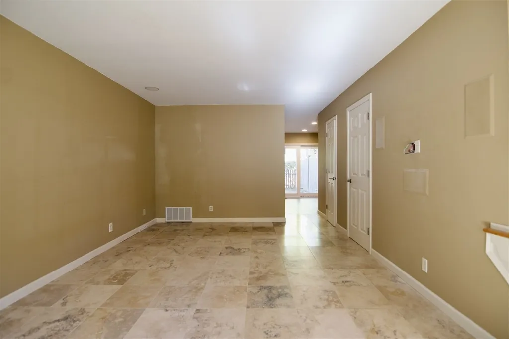 3 bed, 1 bath apartment for rent at 20 Smithfield Ct Unit 20, Forest Park — photo 13 of 34