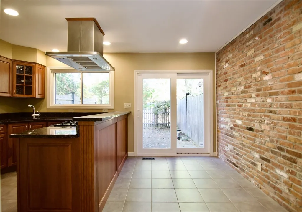 3 bed, 1 bath apartment for rent at 20 Smithfield Ct Unit 20, Forest Park — photo 6 of 34