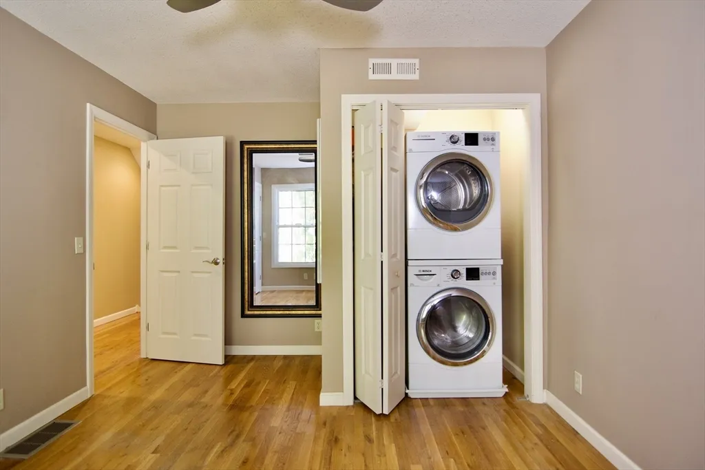 3 bed, 1 bath apartment for rent at 20 Smithfield Ct Unit 20, Forest Park — photo 33 of 34