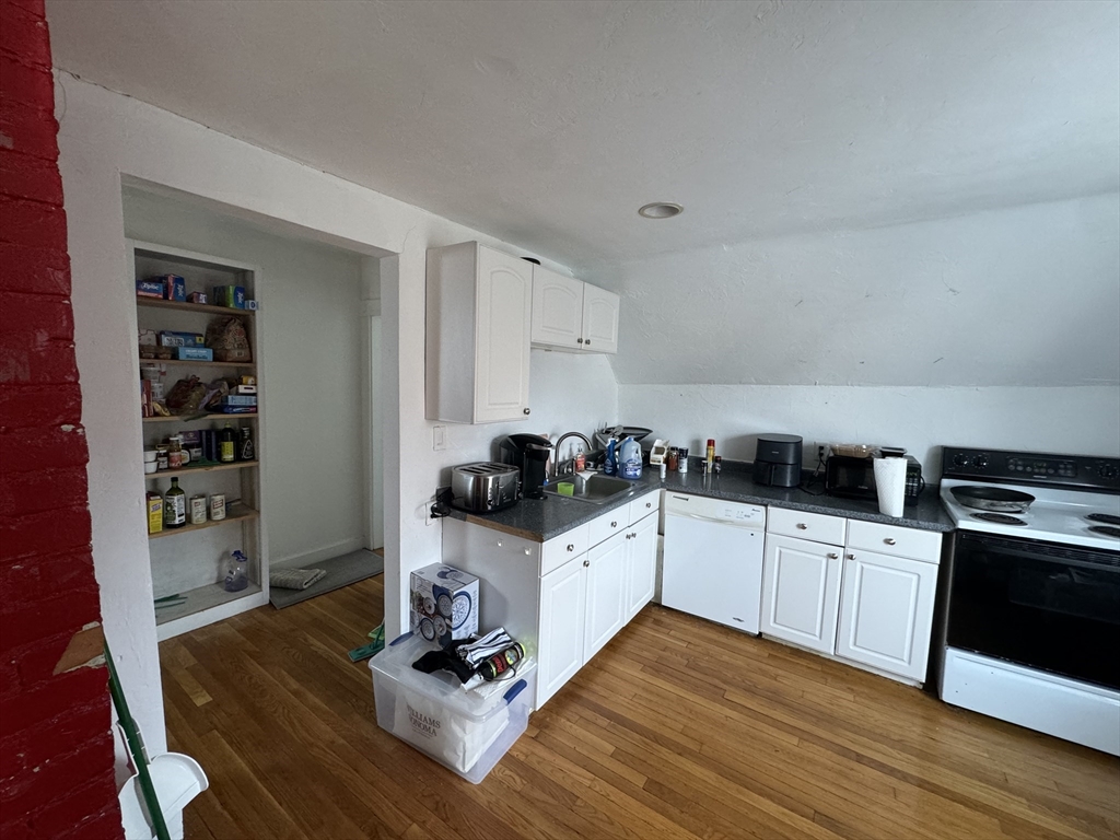 3 bed, 1 bath apartment for rent at 20 South St Unit 2, Brighton — photo 13 of 23