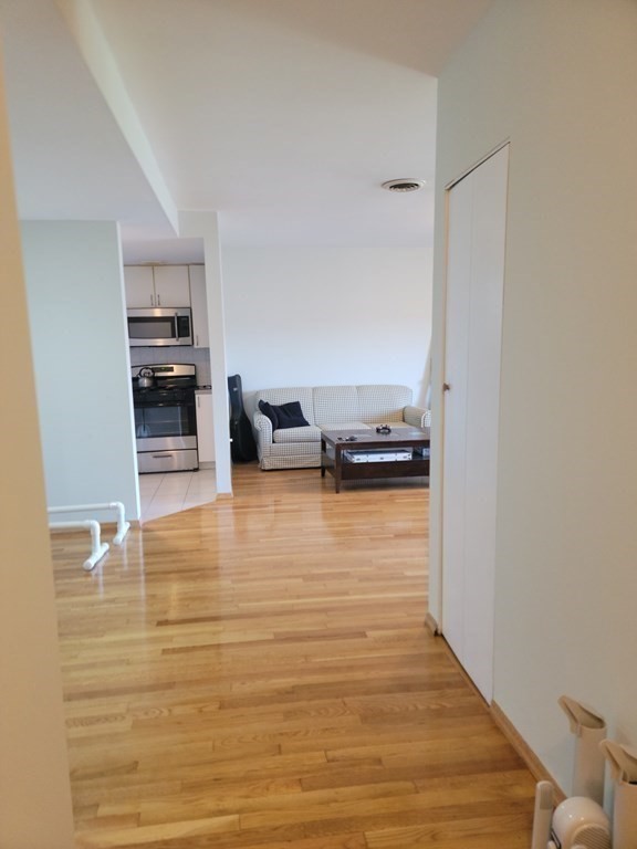 2 bed, 2 bath apartment for rent at 20 Stearns Rd Unit 50, Coolidge Corner — photo 3 of 10