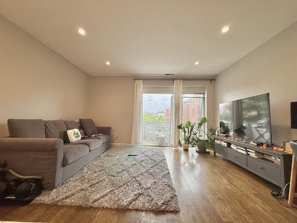 2 bed, 2 bath apartment for rent at 20 Stearns Unit 45, Coolidge Corner — photo 6 of 22