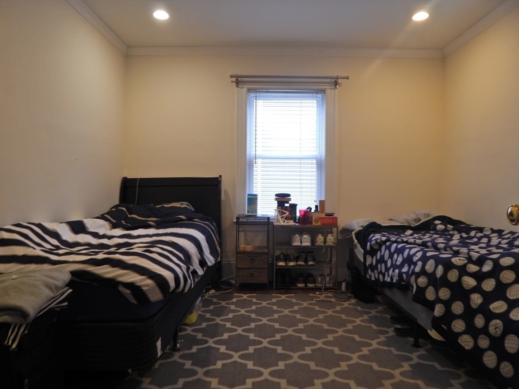 6 bed, 3 bath apartment for rent at 20 Stockwell St Unit 20, Mission Hill — photo 5 of 11