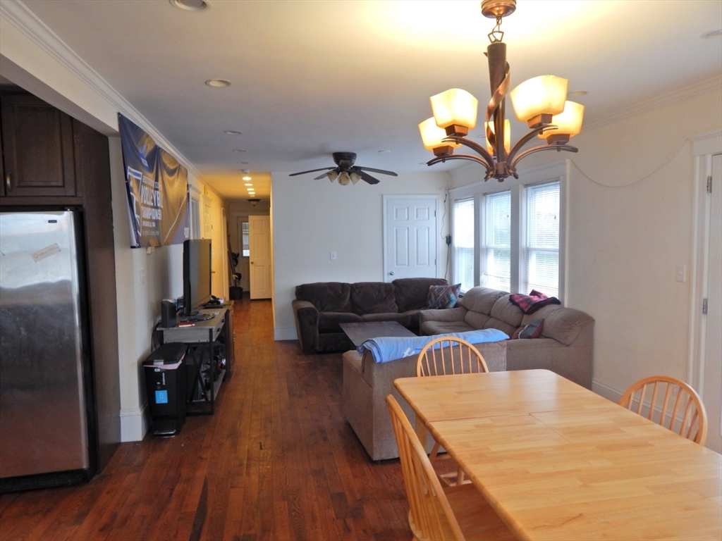 6 bed, 3 bath apartment for rent at 20 Stockwell St Unit 20, Mission Hill — photo 3 of 11