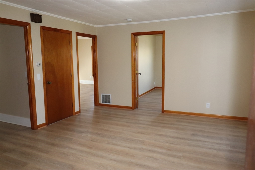 4 bed, 2 bath apartment for rent at 20 Summer St Unit 2, Hudson — photo 7 of 9