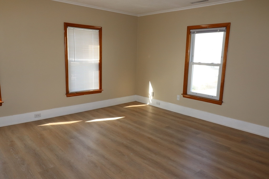 4 bed, 2 bath apartment for rent at 20 Summer St Unit 2, Hudson — photo 9 of 9