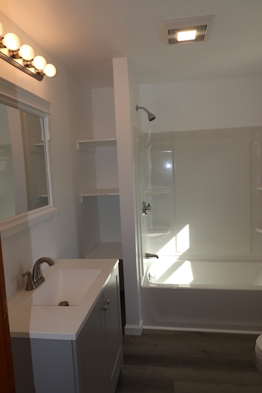 4 bed, 2 bath apartment for rent at 20 Summer St Unit 2, Hudson — photo 6 of 9