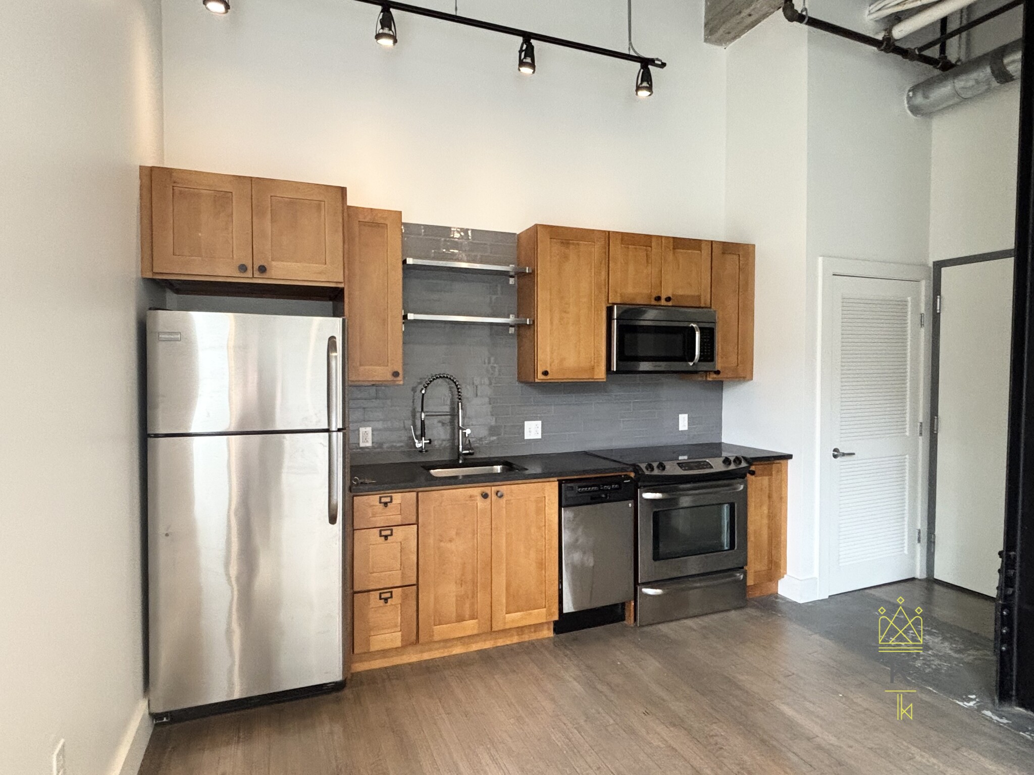 Studio bed, 1 bath apartment for rent at 20 Sunnyside St Unit 19, Jamaica Plain — photo 2 of 19