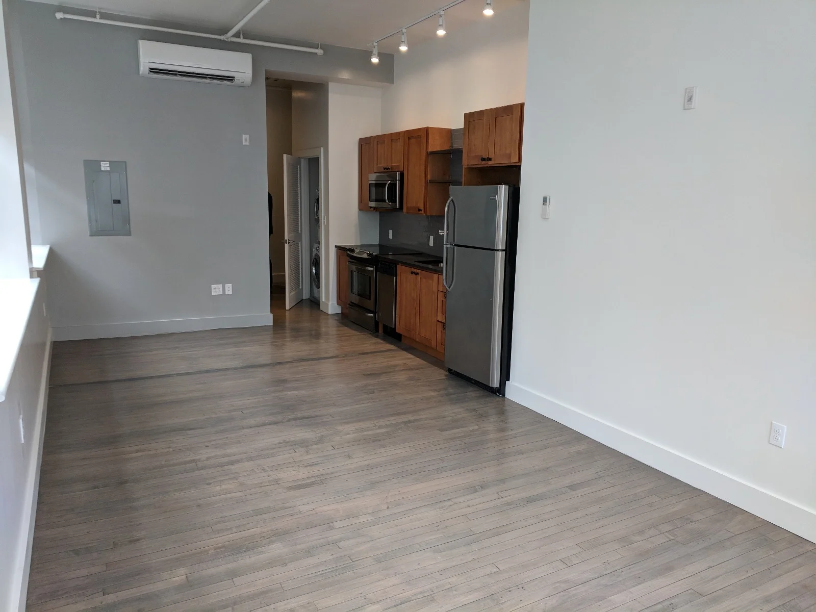 Studio bed, 1 bath apartment for rent at 20 Sunnyside St Unit 20, Jamaica Plain — photo 7 of 17