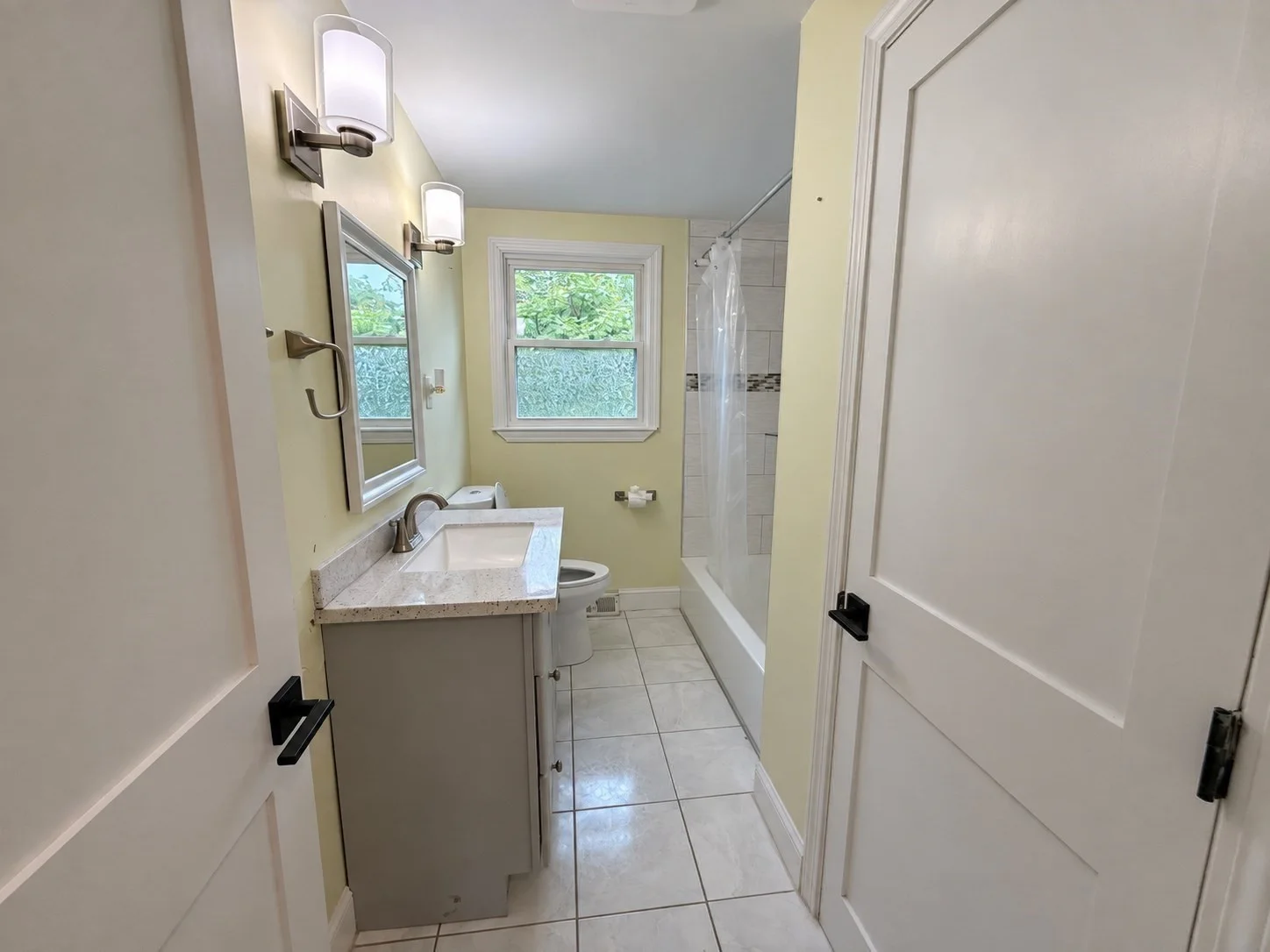 3 bed, 2 bath apartment for rent at 20 Susan Ave, Burlington — photo 7 of 14