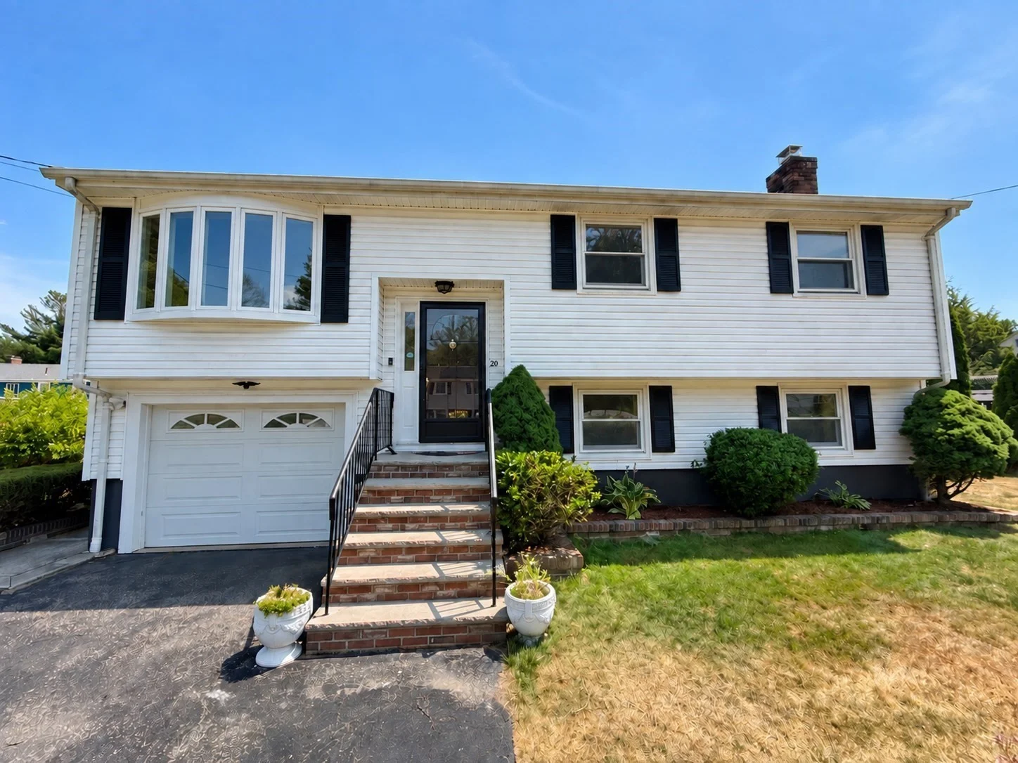 3 bed, 2 bath apartment for rent at 20 Susan Ave, Burlington