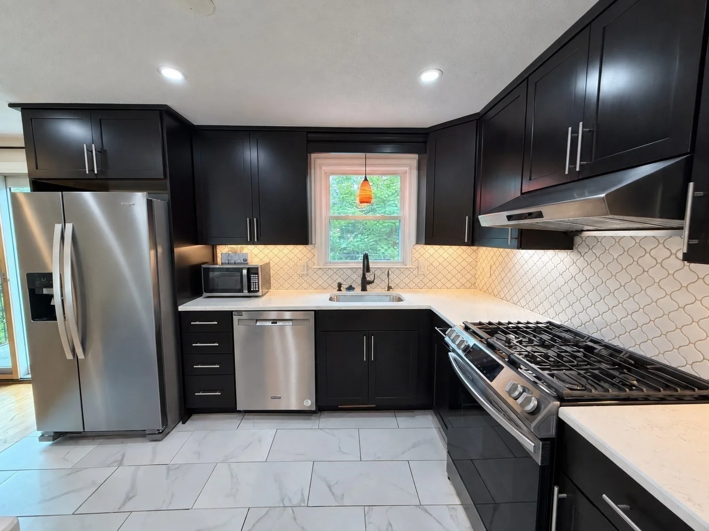 3 bed, 2 bath apartment for rent at 20 Susan Ave, Burlington — photo 4 of 14