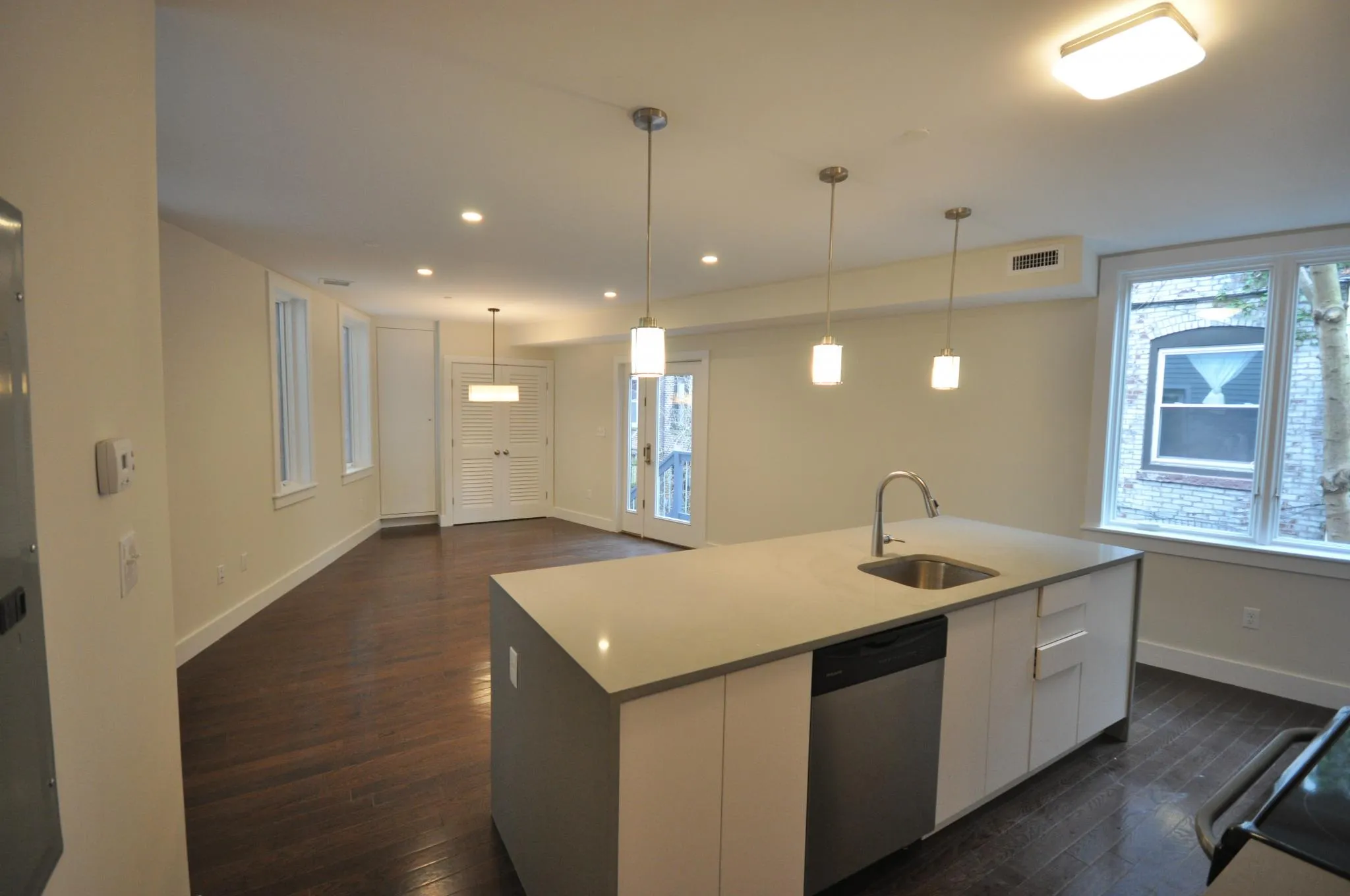 4 bed, 2.5 bath apartment for rent at 20 Sussex St Unit 1, Roxbury — photo 9 of 22