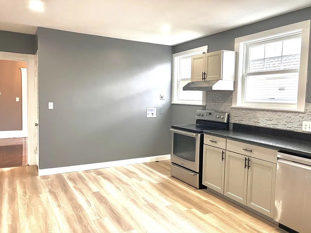 2 bed, 1 bath apartment for rent at 20 Sweetser Unit 20, East Lynn — photo 6 of 11
