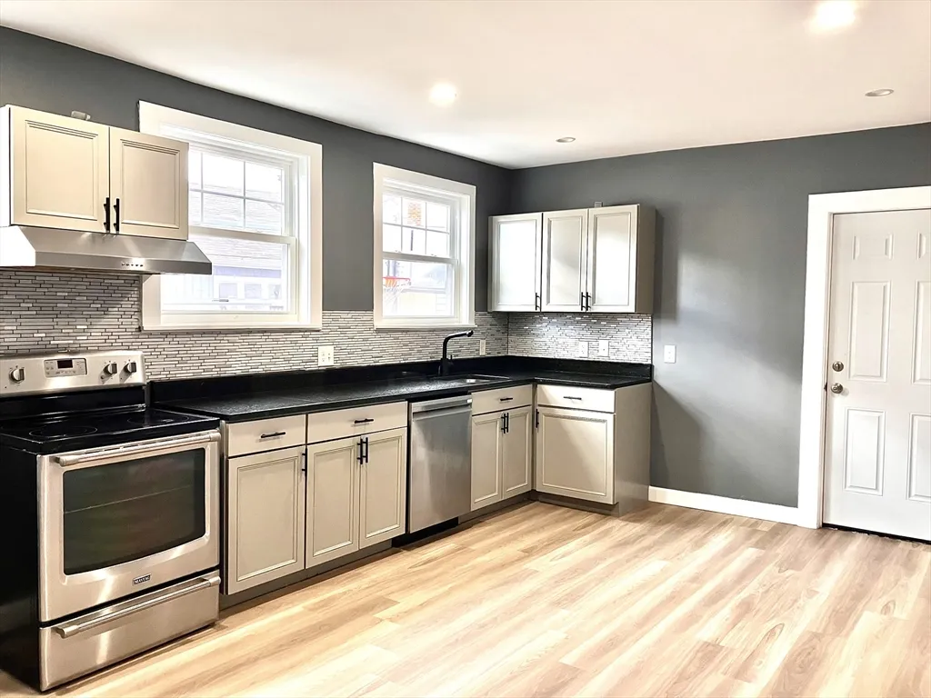 2 bed, 1 bath apartment for rent at 20 Sweetser Unit 20, East Lynn — photo 5 of 11