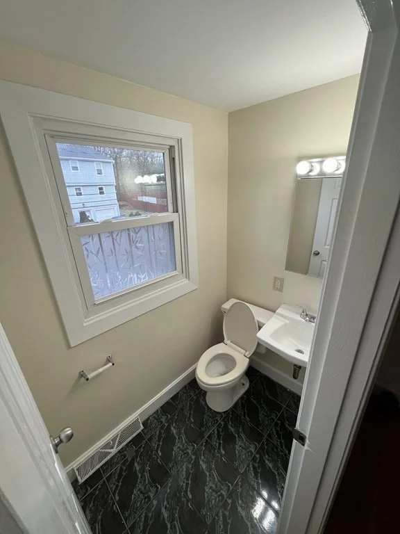 3 bed, 1.5 bath apartment for rent at 20 Sylvia Ct Unit 1, Hyde Park — photo 3 of 7