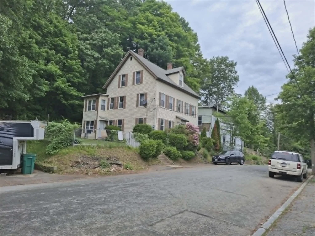 4 bed, 1 bath apartment for rent at 20 Temple St Unit 1, Fitchburg — photo 34 of 38