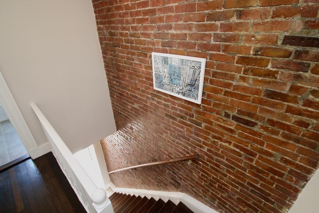2 bed, 1 bath apartment for rent at 20 Tennyson St Unit 20, Magoun Square — photo 1 of 13