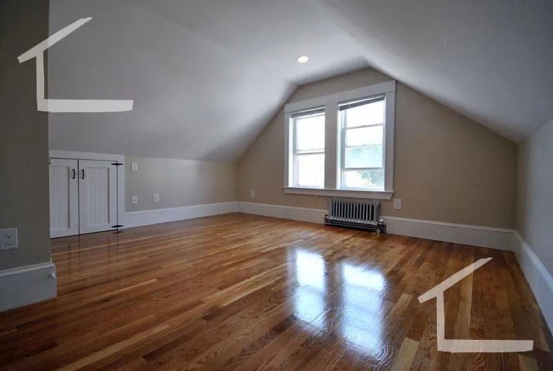 4 bed, 2 bath apartment for rent at 20 Tip Top St Unit 2, Oak Square — photo 9 of 16