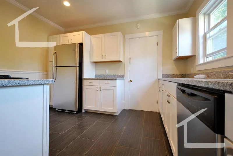 4 bed, 2 bath apartment for rent at 20 Tip Top St Unit 2, Oak Square