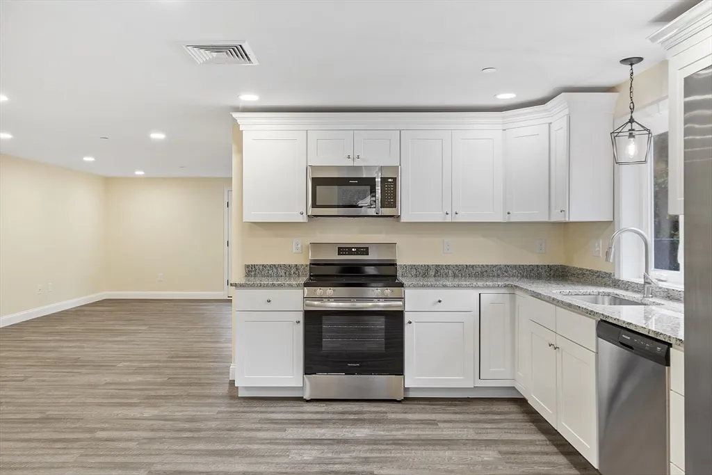2 bed, 2 bath apartment for rent at 20 Townsend St Unit 1, Pepperell — photo 2 of 25