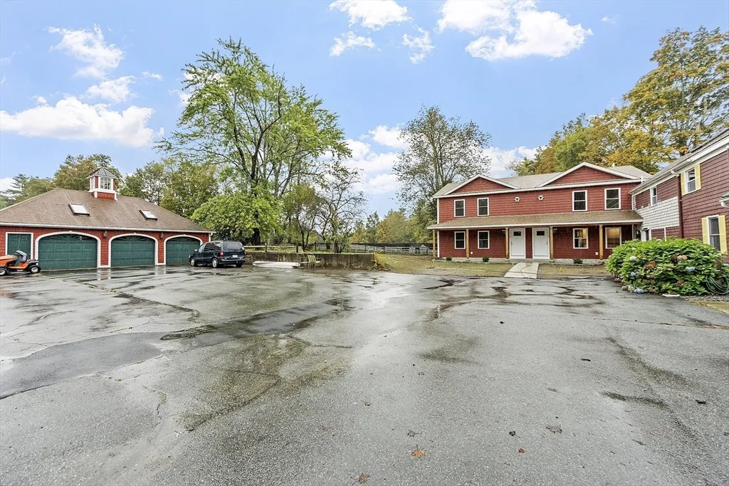 2 bed, 2 bath apartment for rent at 20 Townsend St Unit 2, Pepperell — photo 2 of 23