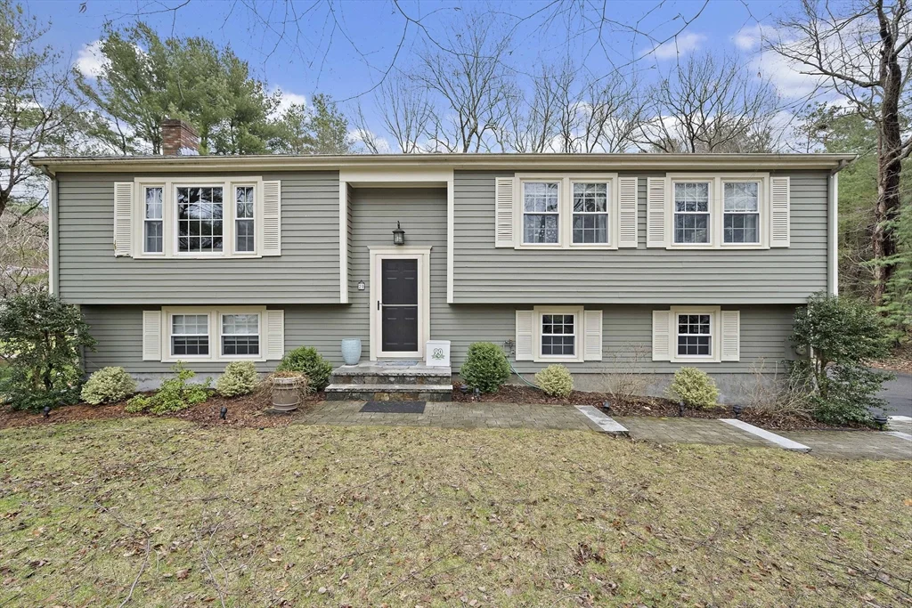 4 bed, 3 bath apartment for rent at 20 Trayer Rd, Canton — photo 1 of 29