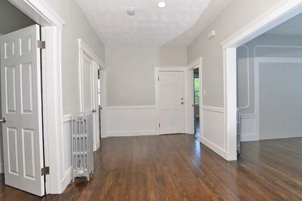 4 bed, 1 bath apartment for rent at 20 Tremlett St Unit 2, Dorchester — photo 4 of 22