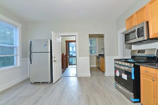 4 bed, 1 bath apartment for rent at 20 Tremlett St Unit 2, Dorchester — photo 15 of 22