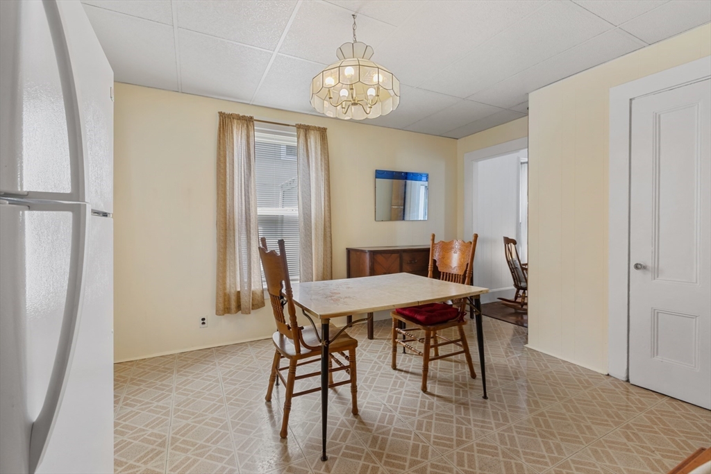 4 bed, 1 bath apartment for rent at 20 Trinity Ave, Lynn — photo 6 of 14