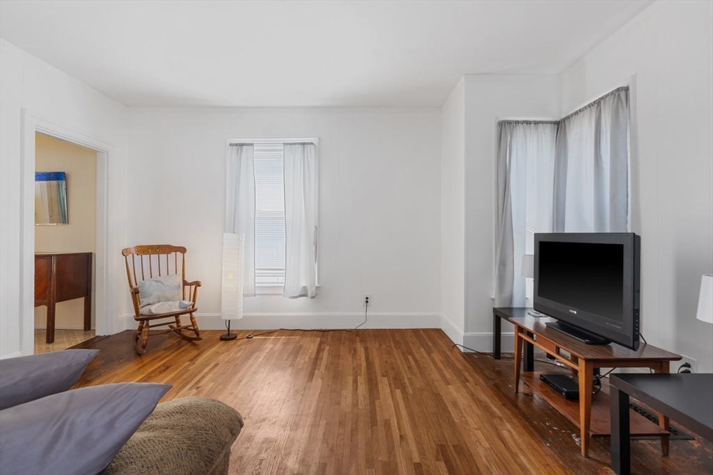 4 bed, 1 bath apartment for rent at 20 Trinity Ave, Lynn — photo 4 of 14