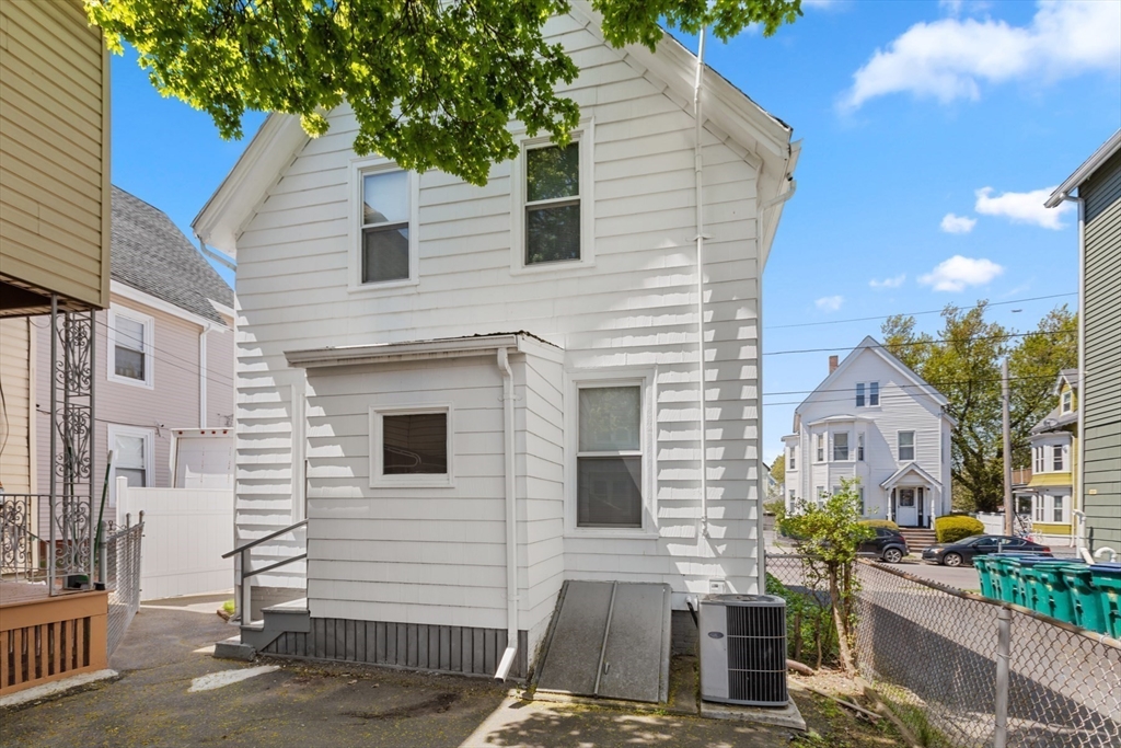 4 bed, 1 bath apartment for rent at 20 Trinity Ave, Lynn — photo 3 of 14