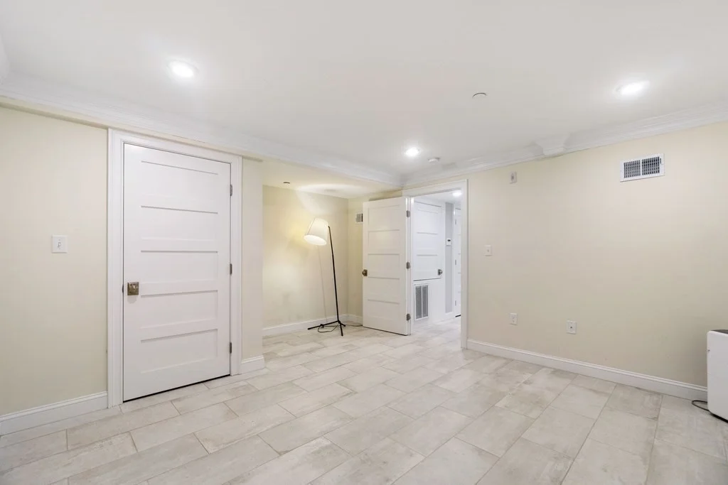 3 bed, 2 bath apartment for rent at 20 Tufts St Unit 20, Cambridgeport — photo 25 of 32