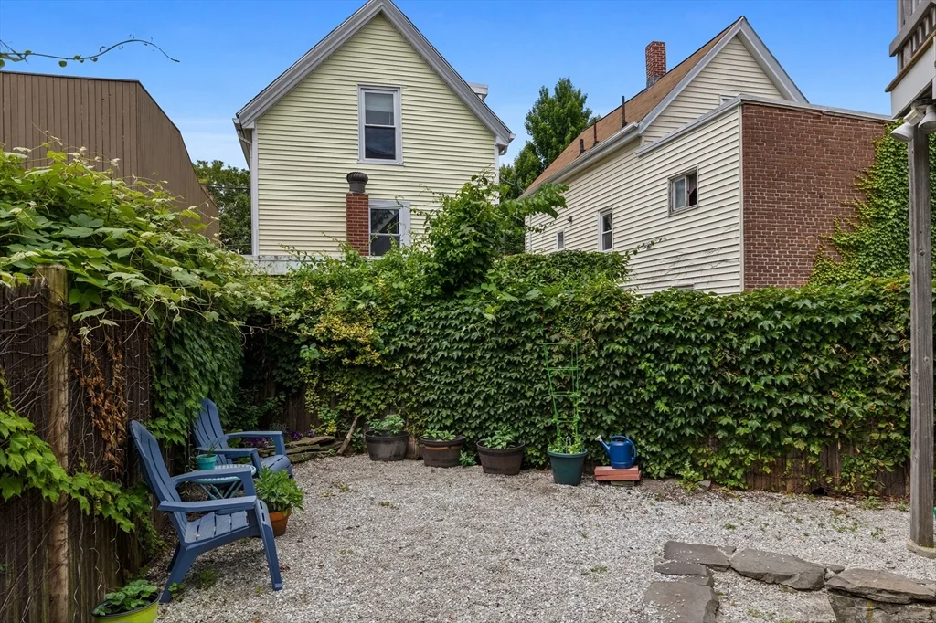 2 bed, 1 bath apartment for rent at 20 Village St Unit 3, Union Square — photo 11 of 14